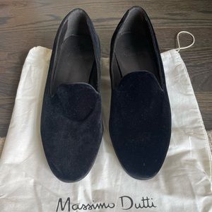 Massimo Dutti velvet evening shoes.